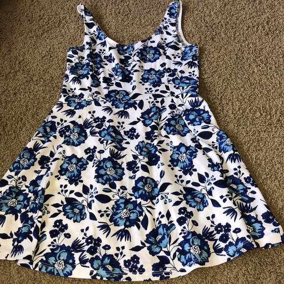 Floral skater dress - Picture 1 of 4